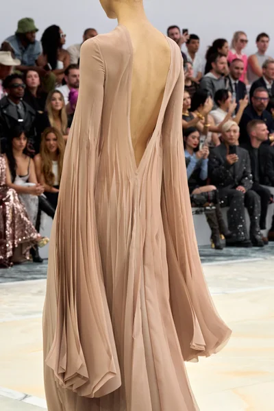 Look 65